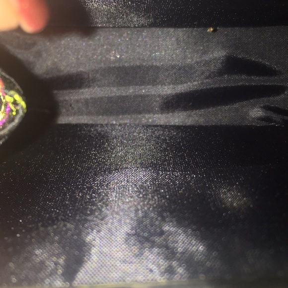 Retro 90s Wristlet - Picture 3 of 3